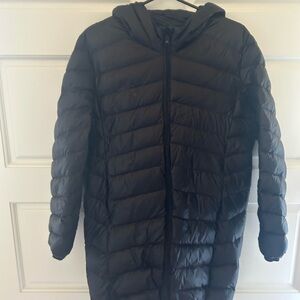 Cloudy Arch Women’s Ultra-Light Down Packable Hooded Coat – Black